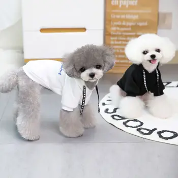 Odjeća za pse Modni brand s kapuljačom za kućne ljubimce pse Slova Casual majica sa kapuljačom Mala zimska двуногая odjeća za kućne mačke Teddy Чихуахуаклот