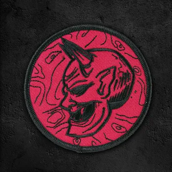 Krpa lubanje Crvena Rog Zvijer Vez Zakrpe Vanjski Taktički Krpa Ličnosti Nijansu Osmijeh Simbol Pobjede COOL